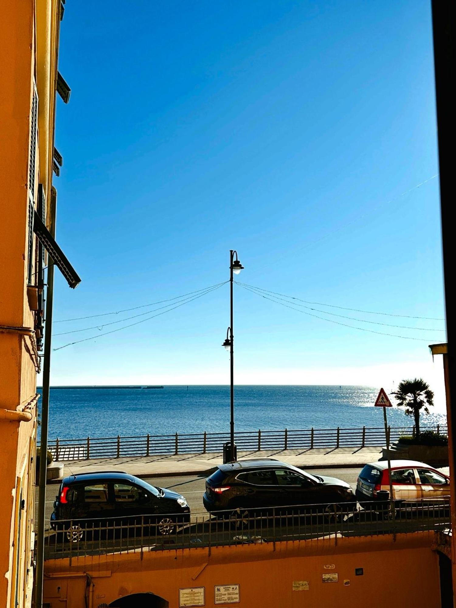 La Casa Di Dory In Primopiano Appartement Genua Buitenkant foto